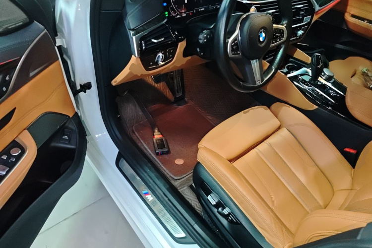 宝马6系GT 2022款 630i M运动套装中控内饰20