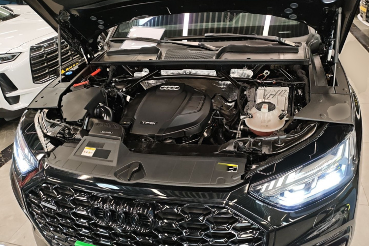 奥迪Q5L Sportback 2022款 改款 45 TFSI 豪华型机舱底盘24