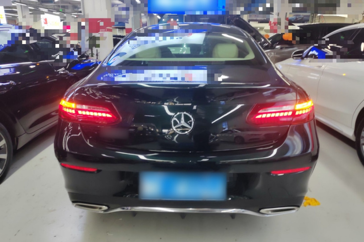 奔驰E级(进口) 2023款 改款 E 260 轿跑车车身外观6