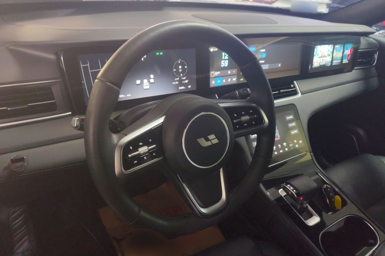 理想汽车 理想ONE 2021款 增程6座版中控内饰13