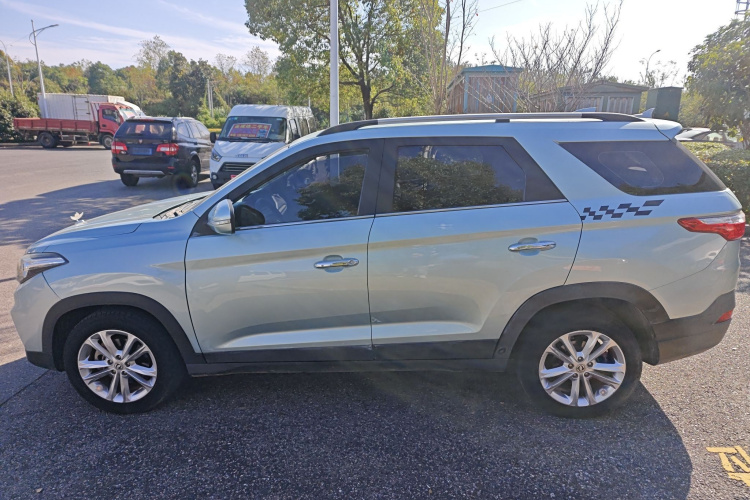 东风风光 风光S560 2018款 1.8L CVT精英型 5座车身外观4