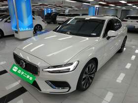 沃尔沃S60 2025款 B4 智远豪华版