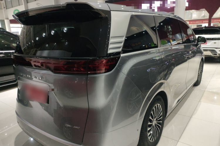 腾势D9 2022款 DM-i 970 四驱旗舰型车身外观7