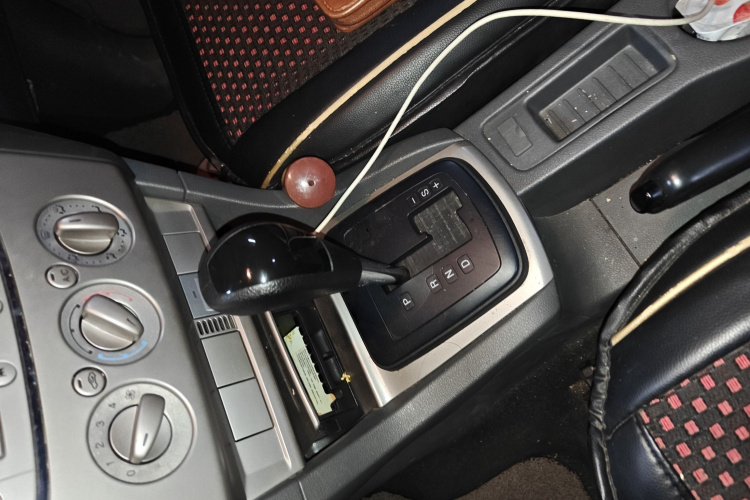 福特 福克斯 2013款 两厢经典 1.8L 自动基本型局部细节18