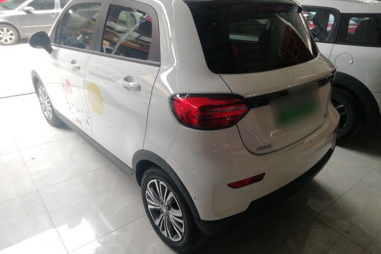 零跑汽车 零跑T03 2020款 400豪华版车身外观4