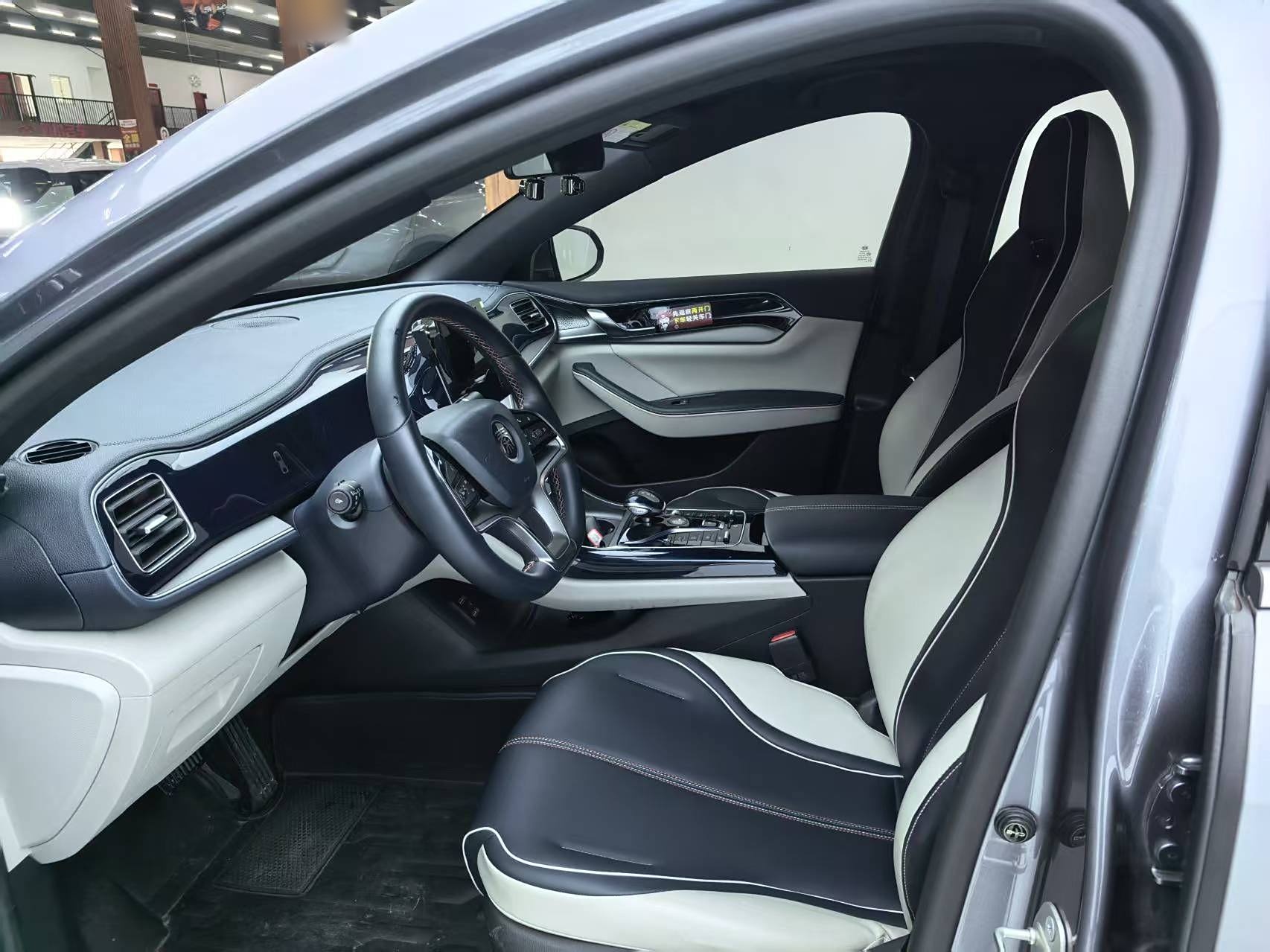 比亚迪 秦PLUS 2021款 EV 400KM 豪华型