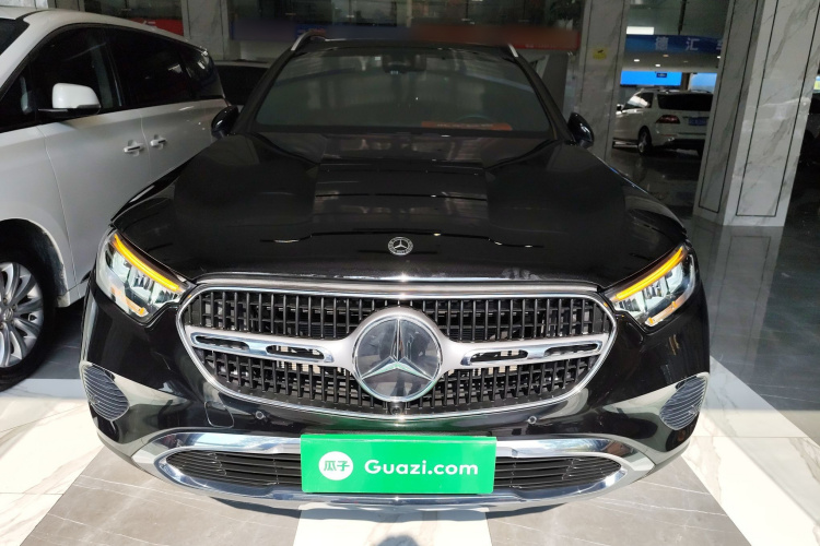 奔驰GLC 2023款 改款 GLC 260 L 4MATIC 动感型 5座车身外观2