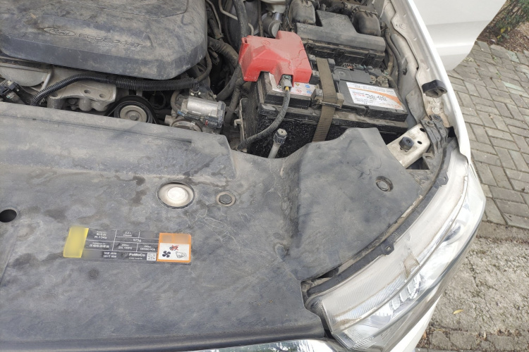 福特 撼路者 2017款 2.0T 汽油自动四驱旗舰版 7座局部细节9007