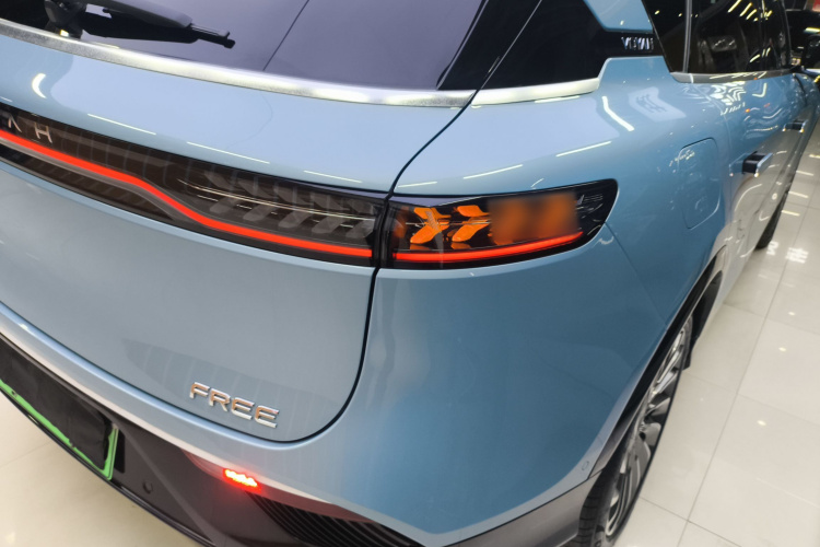 岚图汽车 岚图FREE 2021款 四驱标准增程专属豪华套装车身外观9