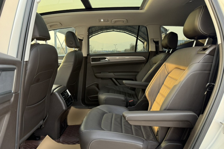 大众 途昂 2017款 380TSI 四驱豪华版中控内饰7008