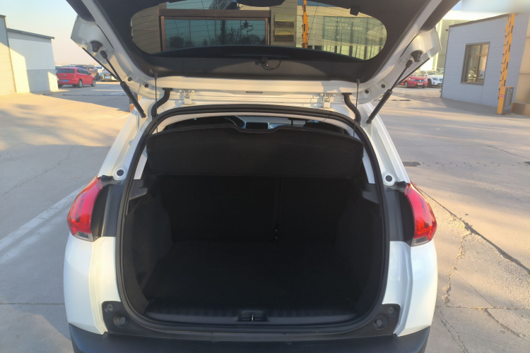 标致2008 2014款 1.6L 自动时尚版局部细节23