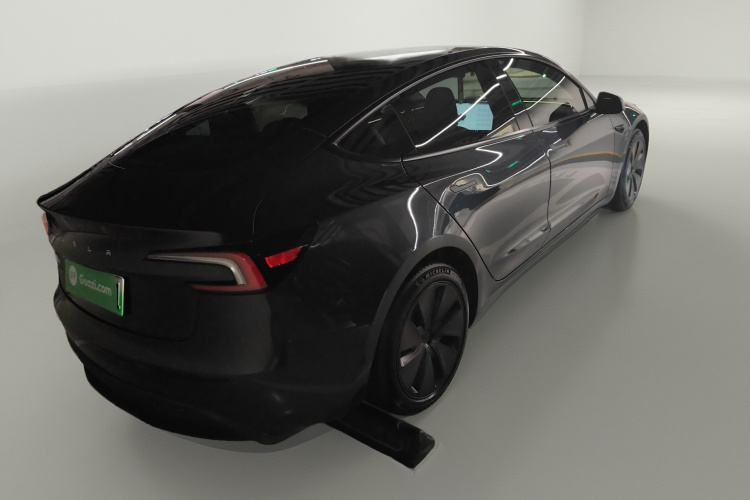 特斯拉 Model 3 2025款 后轮驱动版车身外观6