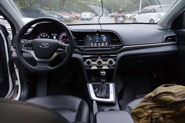 现代 领动 2019款 1.5L CVT智炫·精英型中控内饰12