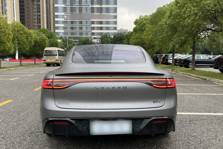 鸿蒙智行 智界S7 2024款 Max RS 四驱性能版车身外观6002