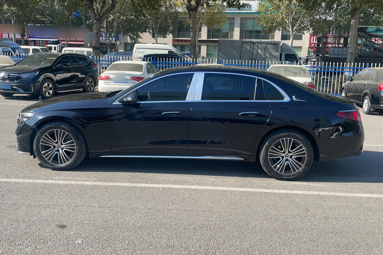 奔驰E级 2024款 改款 E 260 L车身外观6009