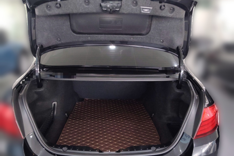 宝马5系 2017款 525Li 豪华设计套装局部细节23