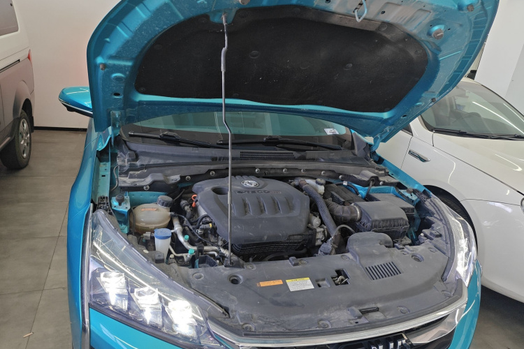 东风风神 奕炫 2021款 230T 自动追梦版机舱底盘24