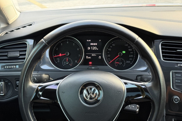 大众 高尔夫 2017款 230TSI 自动舒适百万辆纪念版中控内饰7004
