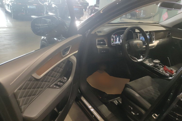 红旗HS7 2021款 2.0T DCT两驱智联旗畅版中控内饰20