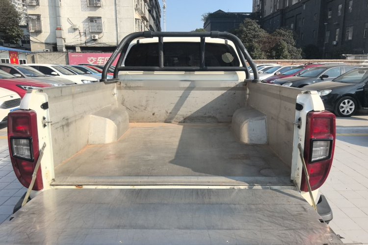 江铃 域虎3 2018款 2.5T柴油四驱豪华版长轴距局部细节23