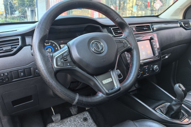 东风风光 风光580 2016款 1.8L 手动舒适型局部细节13