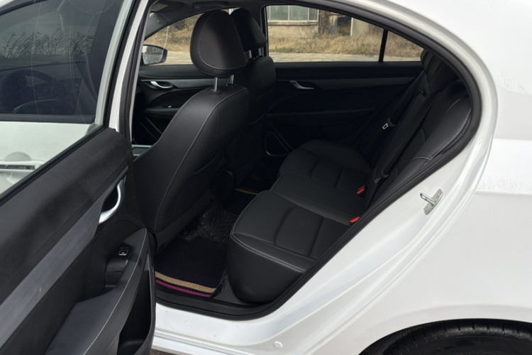 吉利汽车 帝豪 2021款 UP 1.5L CVT豪华型中控内饰7003