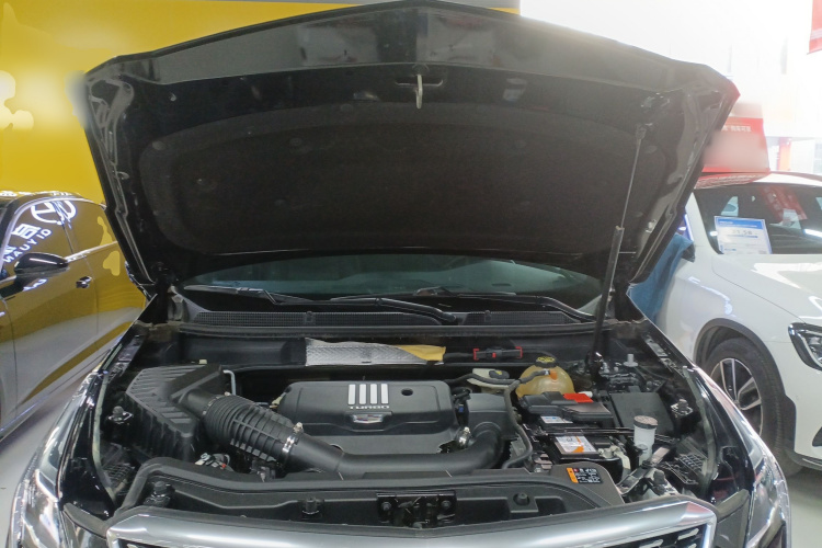 凯迪拉克XT5 2022款 2.0T 两驱豪华型机舱底盘24