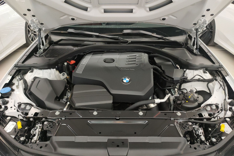 宝马3系 2024款 325i M运动套装机舱底盘24