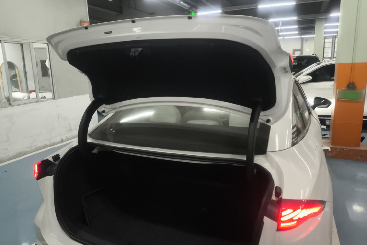 吉利银河 银河L6 2023款 125km 星舰局部细节23