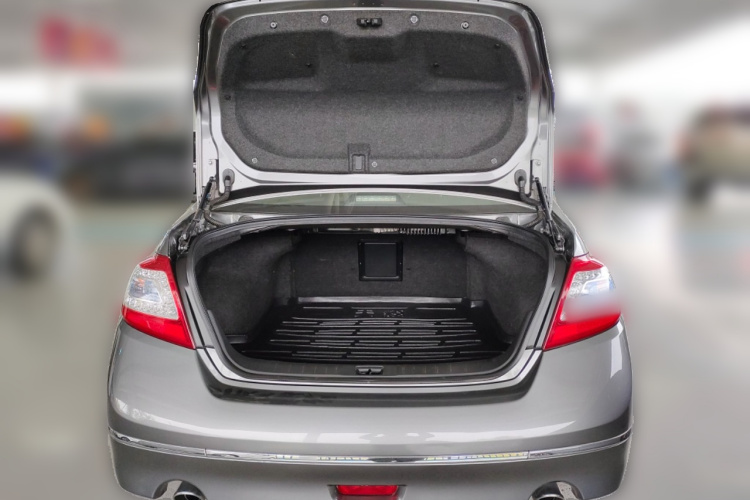 日产 天籁 2011款 公爵 2.5L XV尊雅版局部细节23