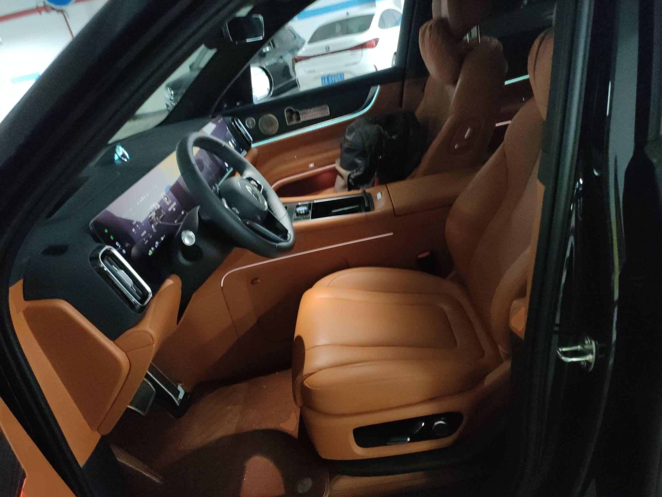 鸿蒙智行 问界M9 2024款 增程 Ultra版 42kWh 6座版