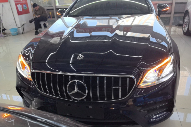 奔驰E级AMG 2019款 AMG E 53 4MATIC+ 轿跑车车身外观2