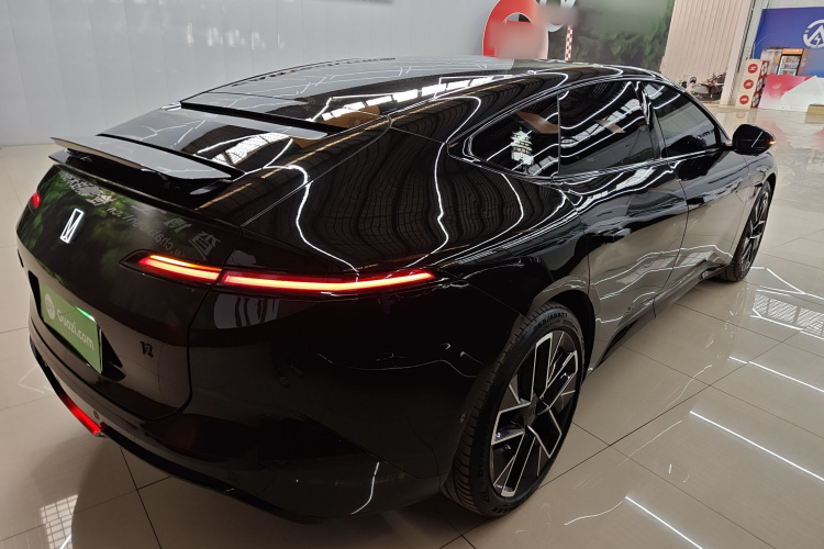 阿维塔12 2024款 700 三激光后驱奢享版车身外观6005