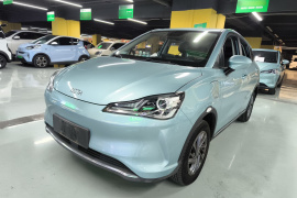 哪吒汽车 哪吒V 2022款 潮 300 Lite 磷酸铁锂