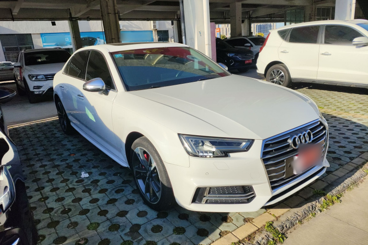奥迪A4L 2019款 40 TFSI 进取型 国VI车身外观3
