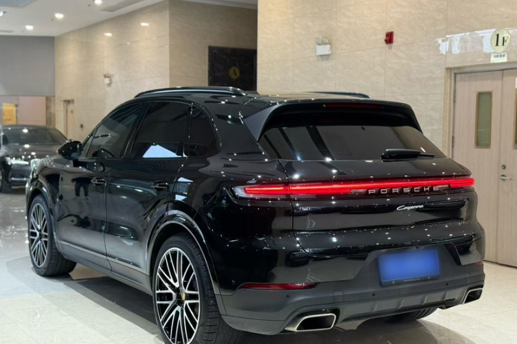 保时捷 2025款 Cayenne 3.0T车身外观6003