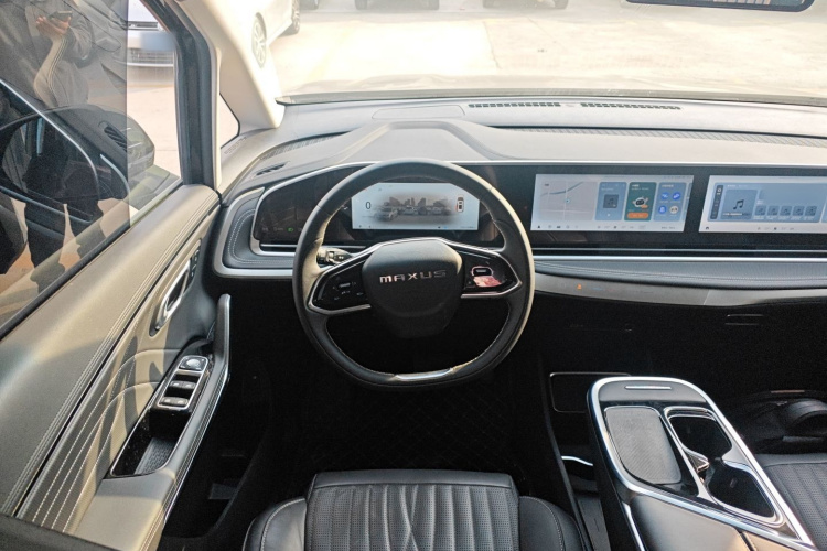 上汽大通MAXUS 大通G90 2022款 2.0T 星云七座版中控内饰13