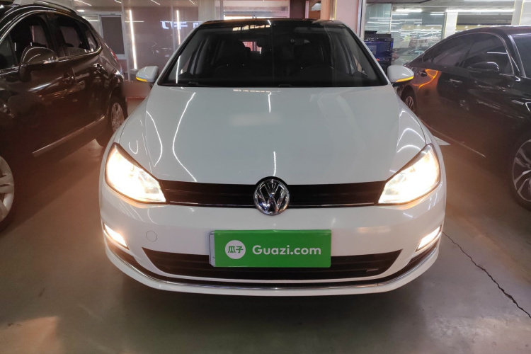 大众 高尔夫 2016款 230TSI 自动舒适型车身外观2