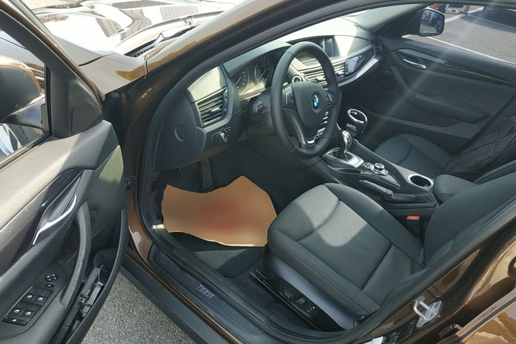 宝马X1 2015款 sDrive18i 领先晋级版中控内饰19