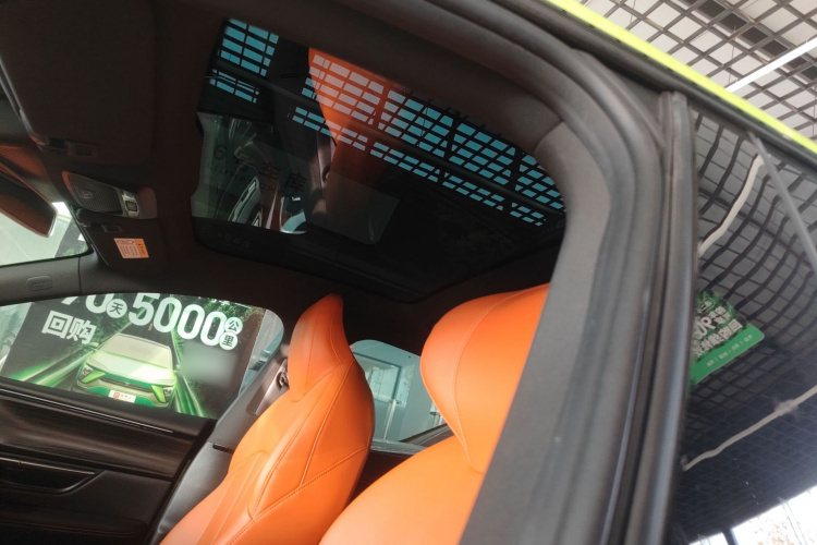 小鹏P7 2022款 670E+鹏翼版局部细节22