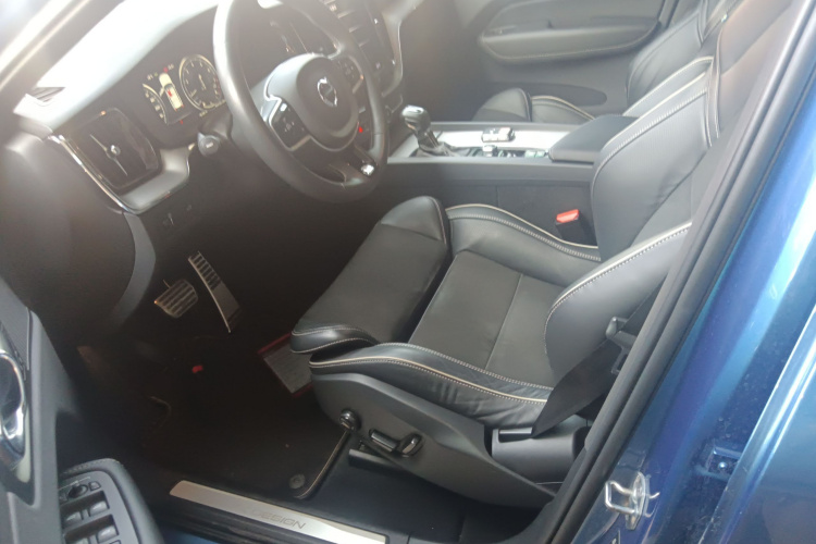 沃尔沃XC60 2018款 T5 四驱智远运动版中控内饰19