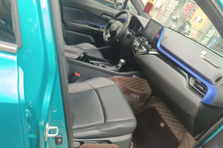 丰田C-HR 2020款 2.0L 豪华版局部细节41