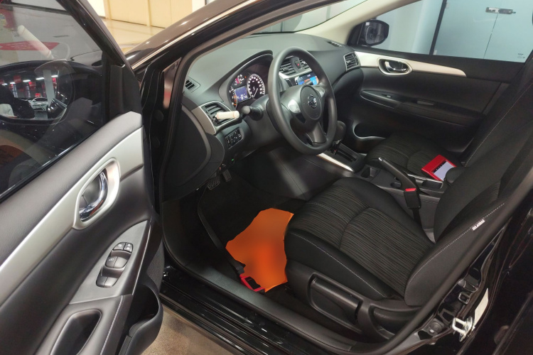 日产 轩逸 2024款 改款二 经典 1.6XE CVT舒适版中控内饰20