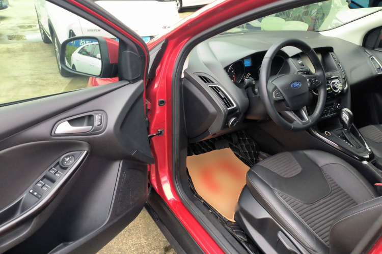 福特 福克斯 2015款 两厢 1.6L 自动风尚型中控内饰7003