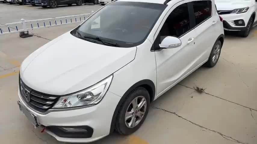 宝骏310 2016款 1.2L 手动豪华型实拍1