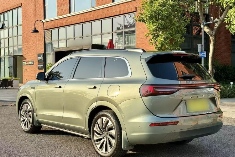 鸿蒙智行 问界M7 2024款 1.5T 智驾四驱Ultra版 5座车身外观6005