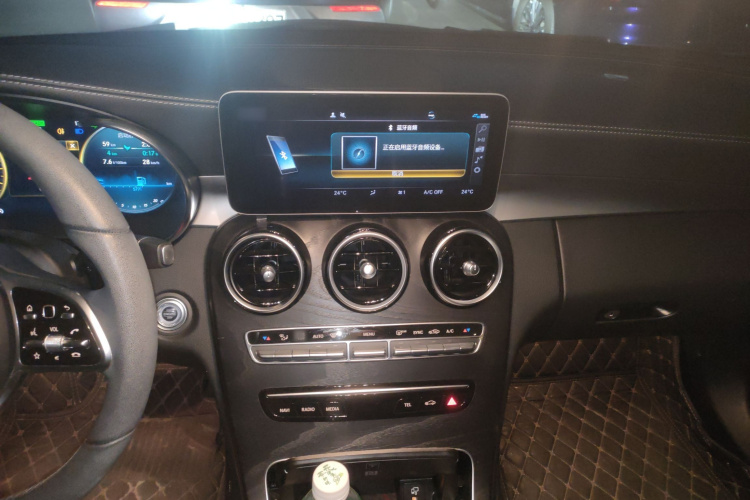 奔驰C级 2019款 改款 C 260 L 运动版局部细节16