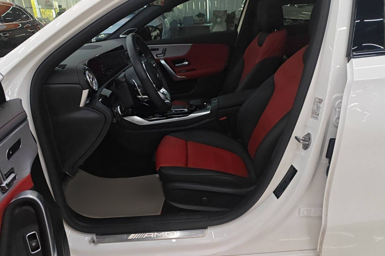 奔驰A级AMG 2020款 AMG A 35 L 4MATIC局部细节19