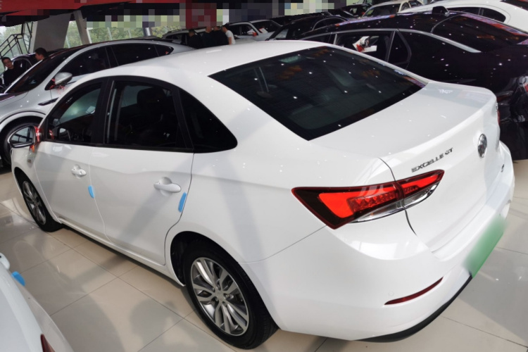 别克 英朗 2021款 改款 1.3T 自动轻混动精英型车身外观4