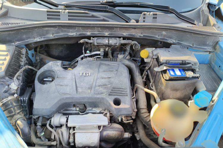 荣威RX5 2016款 20T 两驱自动互联网智享版机舱底盘24